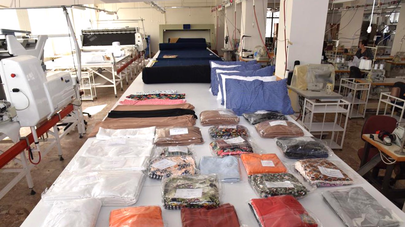 Selçuk Üniversitesi akademisyen ve öğrencileri depremzedeler için üretiyor